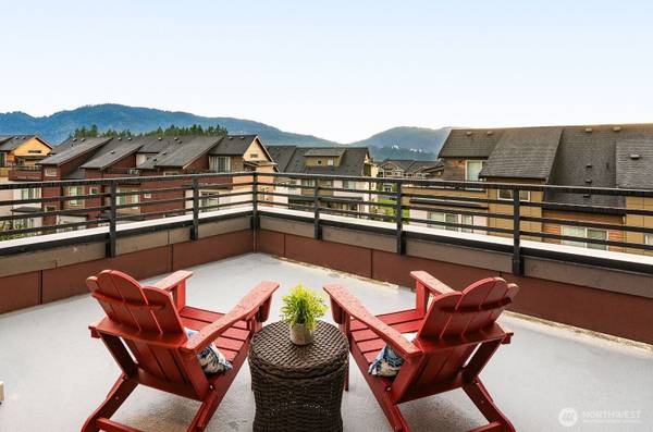 954 6th AVE NE, Issaquah, WA 98029