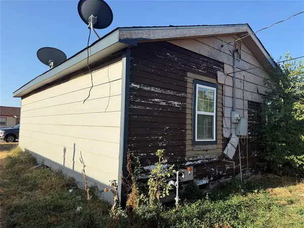 1325 E Hemlock ST, Altus, OK 73521