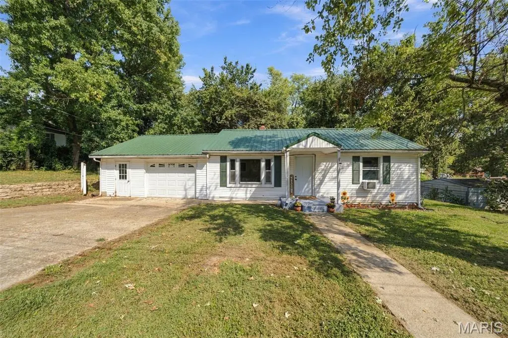 710 West ST, Poplar Bluff, MO 63901