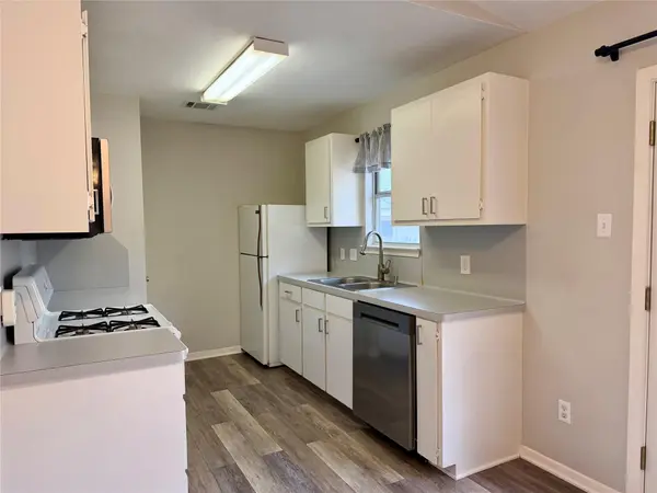 8112 Willet Trail TRL #B, Austin, TX 78745