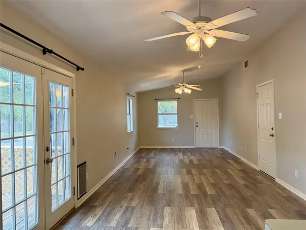 8112 Willet Trail TRL #B, Austin, TX 78745