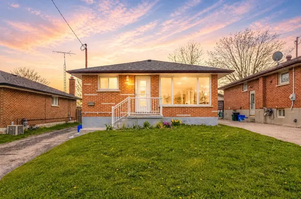 381 Conant ST, Oshawa, ON L1H 3S8