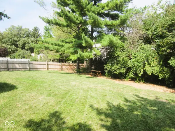 10543 Greenway DR, Fishers, IN 46037