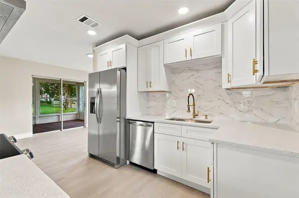 9007 SPRING HILL DR, Spring Hill, FL 34608
