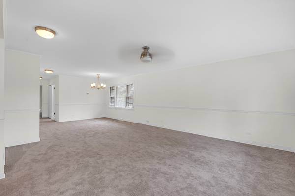 5018 Dobson ST, Skokie, IL 60077