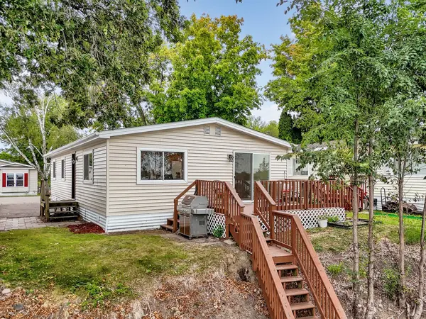 13100 318th ST #112, Lindstrom, MN 55045