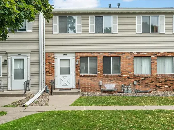 1496 Goodwin AVE N, Oakdale, MN 55128