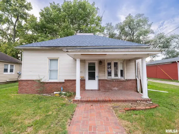 305 S 12TH ST, Pekin, IL 61554