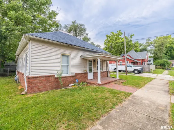 305 S 12TH ST, Pekin, IL 61554