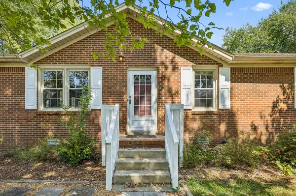 2734 Carters Creek Station Rd, Columbia, TN 38401