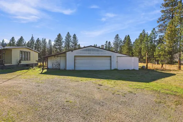 21221 N Myrtle Rd, Colbert, WA 99003