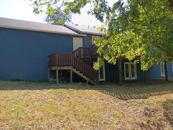 1420 Oakhill DR, Cassville, MO 65625