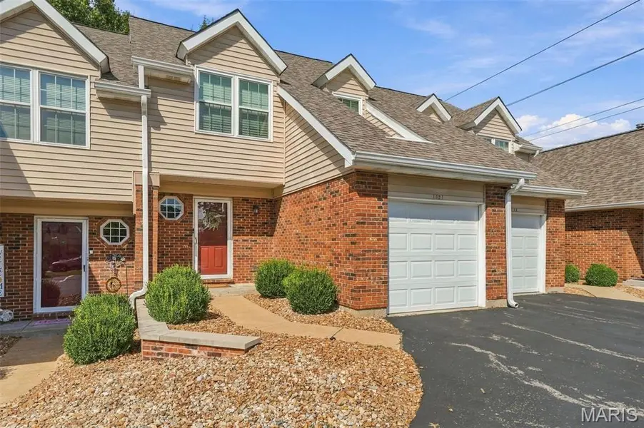 1021 Alpine Ridge DR, Ballwin, MO 63021