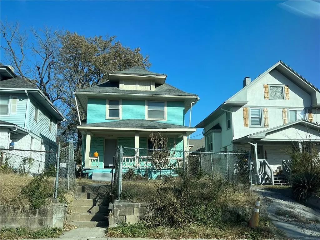 2008 E 36th ST, Kansas City, MO 64109