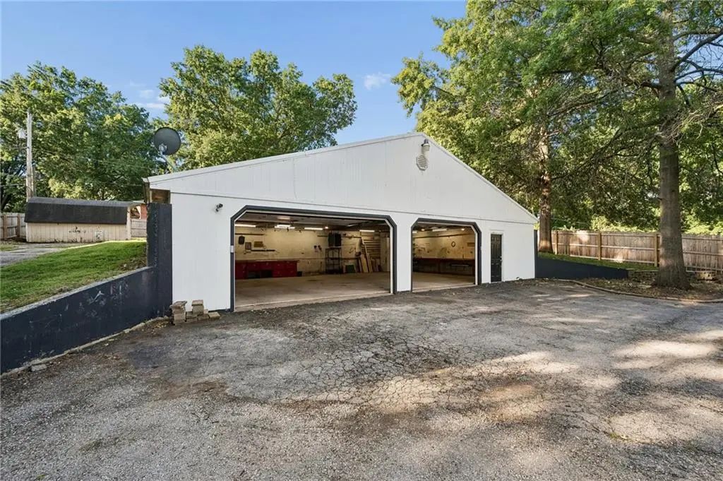 14601 E 39th ST #S, Independence, MO 64055