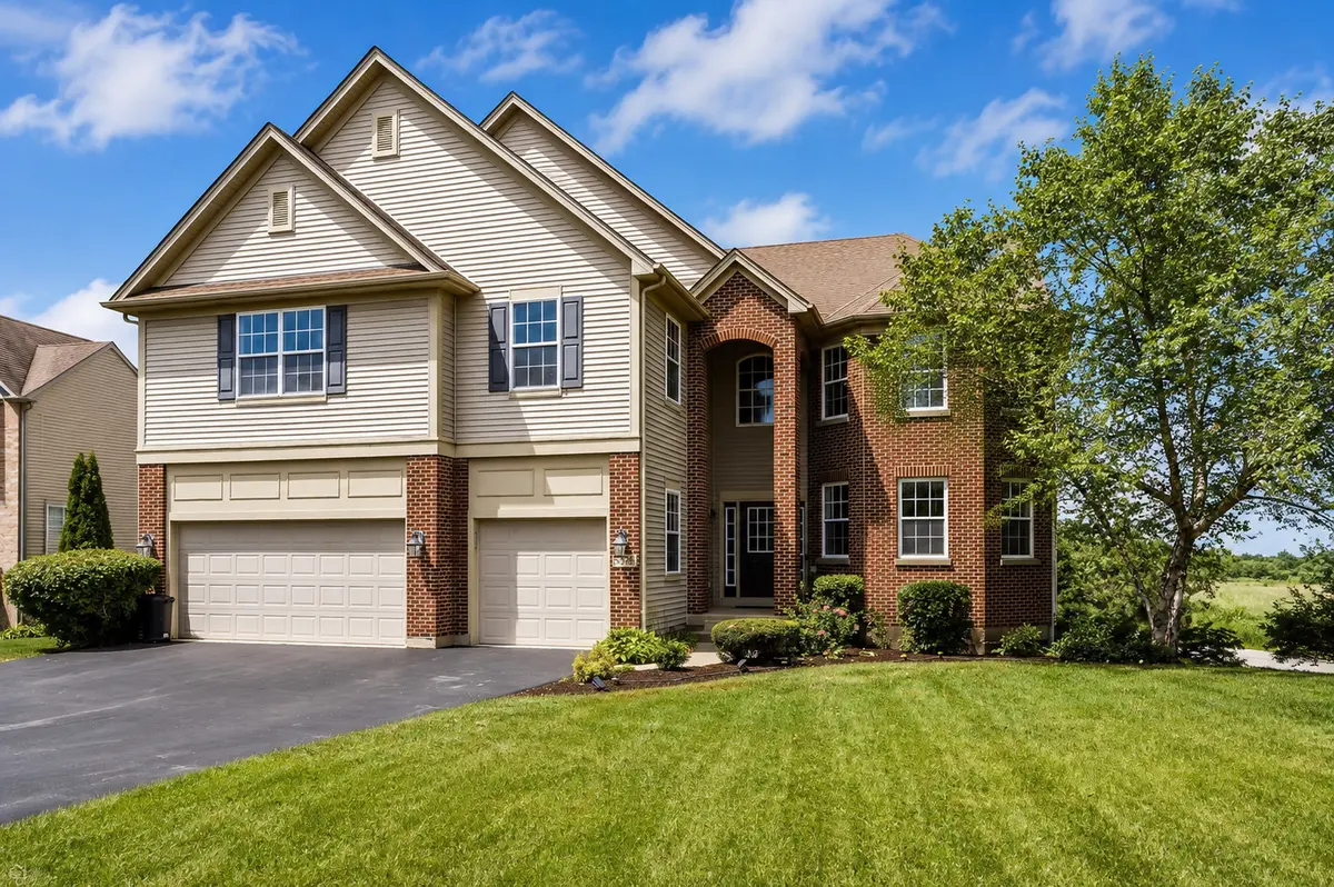 5218 Greenshire CIR, Lake In The Hills, IL 60156