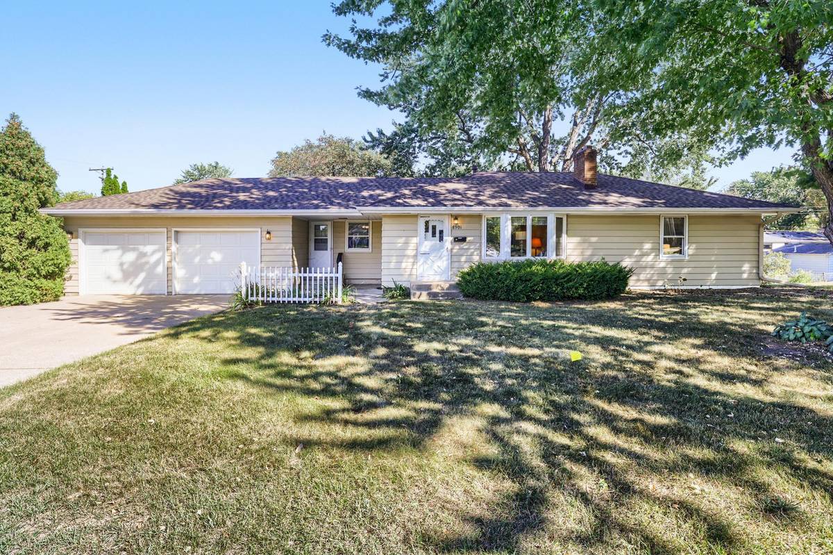 8901 Fremont AVE S, Bloomington, MN 55420