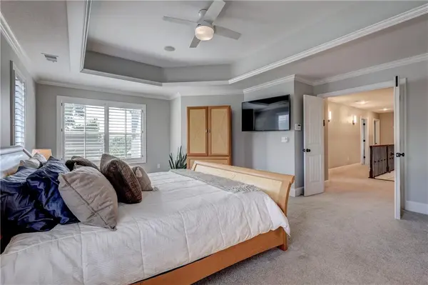11515 W 165th TER, Overland Park, KS 66221