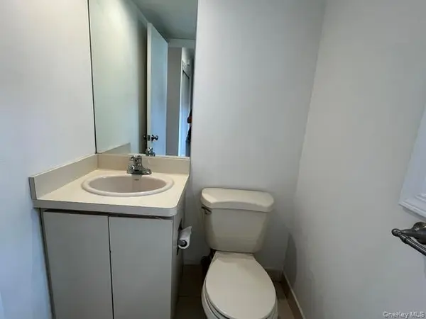 165 Manorhaven BLVD #G, Port Washington, NY 11050