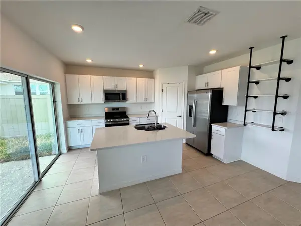 33981 SKY BLOSSOM CIR, Leesburg, FL 34788