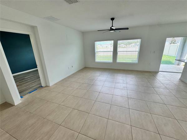 33981 SKY BLOSSOM CIR, Leesburg, FL 34788