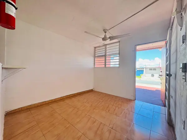 URB. VILLA LAS MERCEDES CALLE 2 #C-1, Caguas, PR 00725