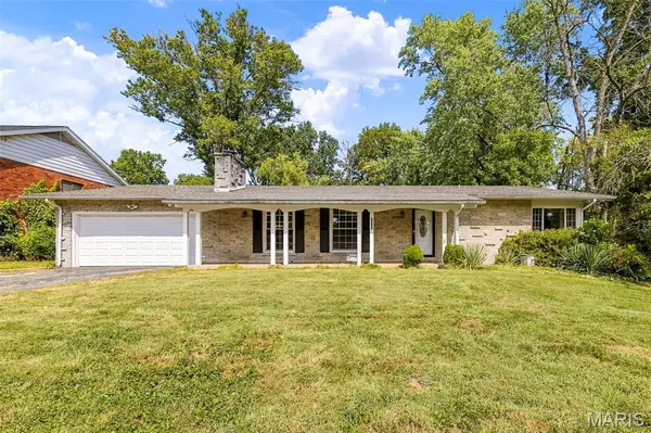 1505 Claudine DR, St Louis, MO 63138