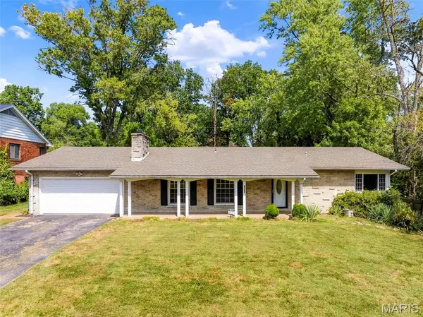 1505 Claudine DR, St Louis, MO 63138