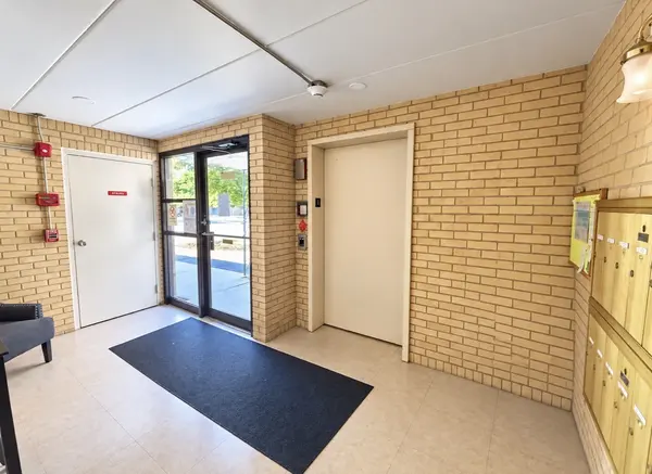 4009 W 93rd PL #4E, Oak Lawn, IL 60453