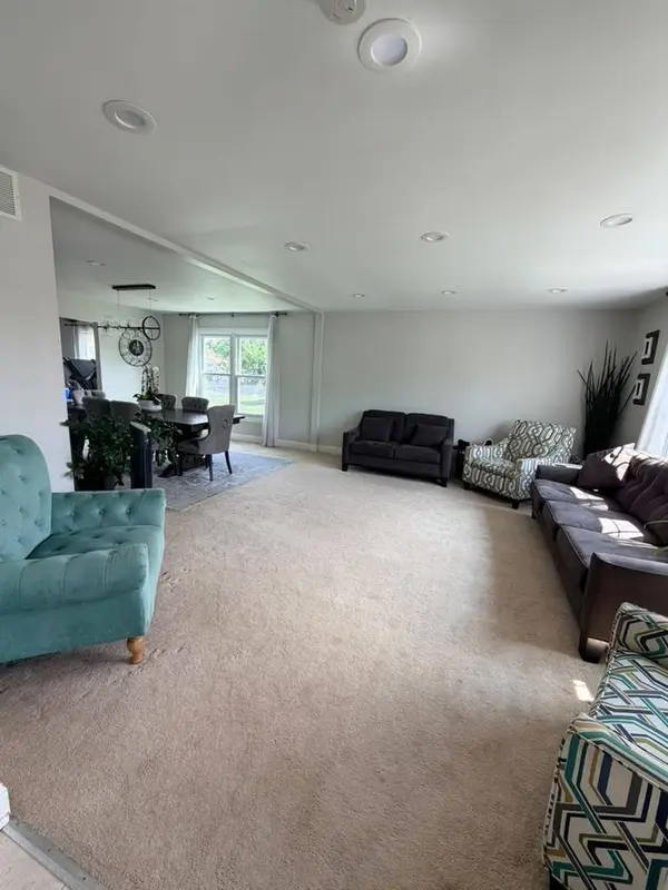136 Appleby DR, Glendale Heights, IL 60139