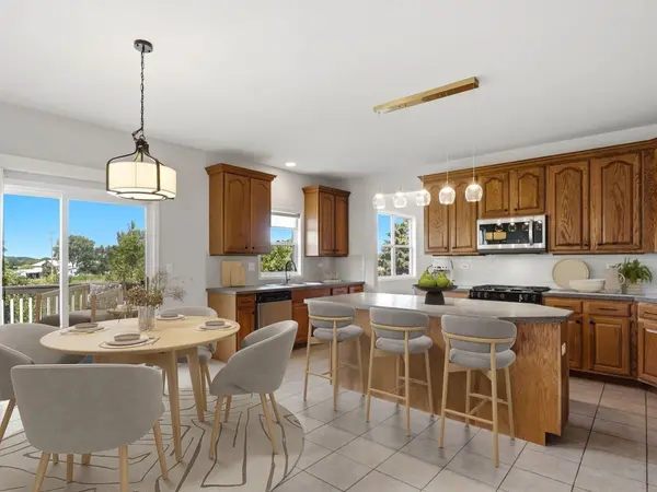 5218 Greenshire CIR, Lake In The Hills, IL 60156