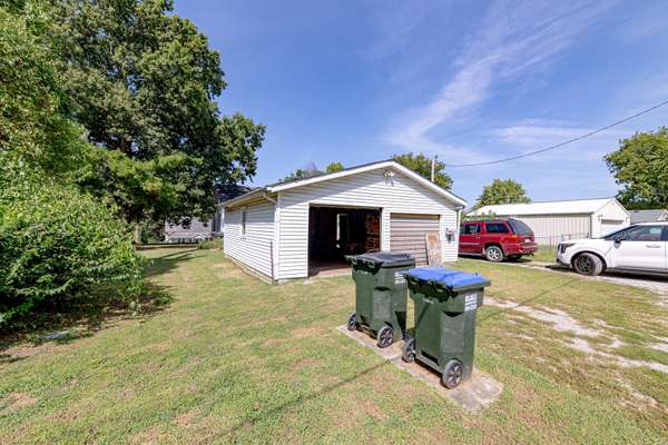 205 N Market ST, New Athens, IL 62264