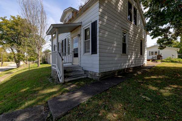 205 N Market ST, New Athens, IL 62264