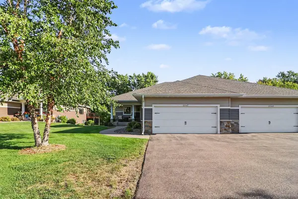2047 Goodview AVE N, Oakdale, MN 55128