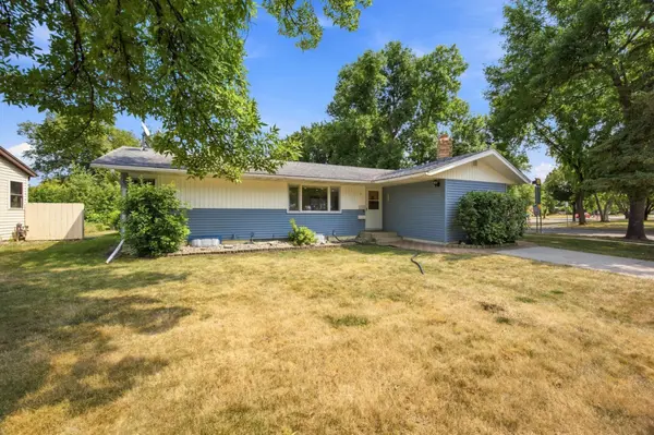 1914 15th ST S, Moorhead, MN 56560