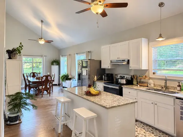1211 Collins Rd, Vanleer, TN 37181