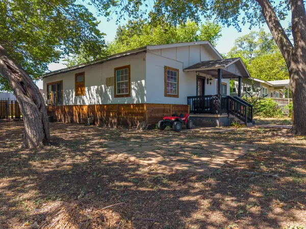 806 E 4th ST, Georgetown, TX 78626