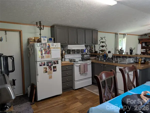29 Herschel King DR, Candler, NC 28715