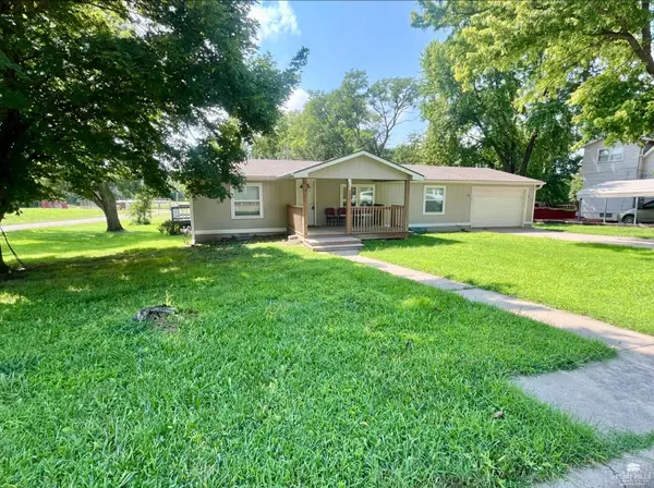 301 N 1st ST, Herington, KS 67449
