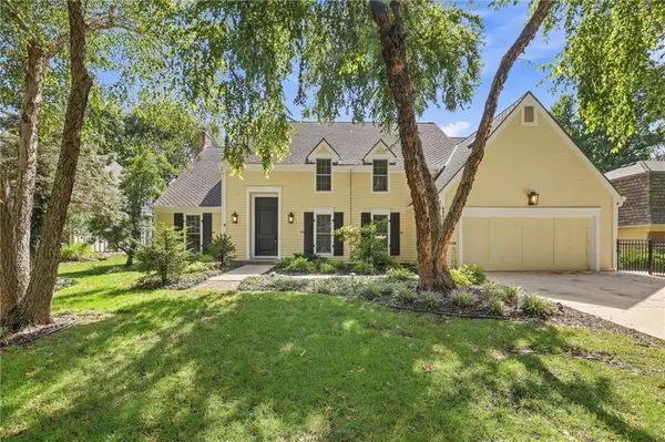 4001 W 101st TER, Overland Park, KS 66207