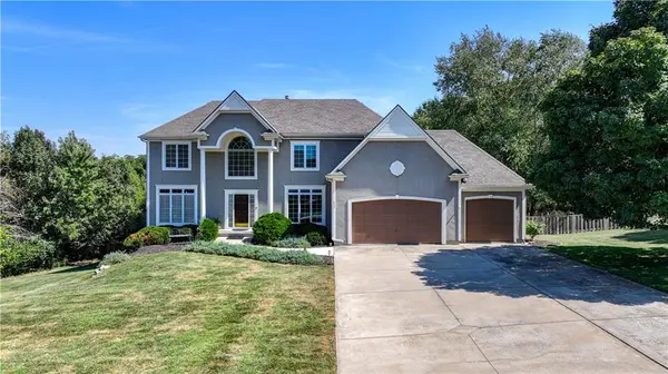 411 NE BITTER CREEK RD, Lee's Summit, MO 64086