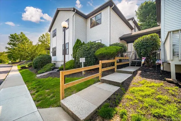14 Giovanni CT, Monroe, NY 10950