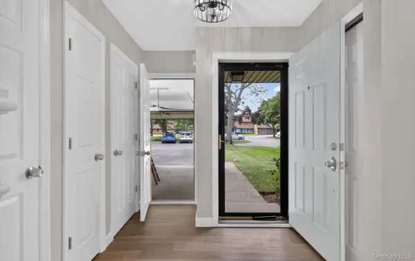 176 Melanie WAY, Commack, NY 11725