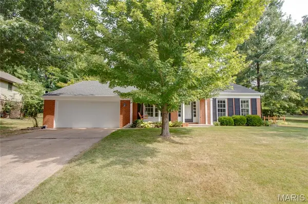 4815 Blu Fountain DR, Godfrey, IL 62035
