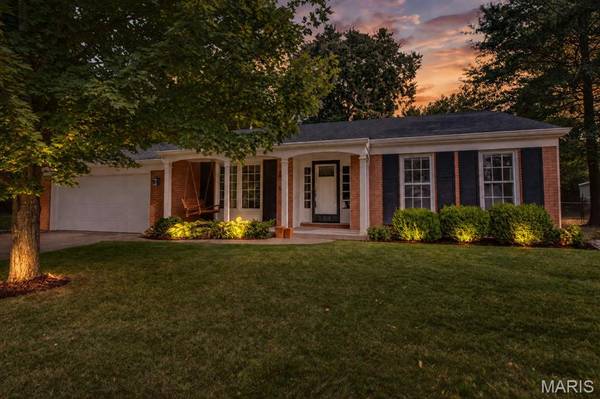 4815 Blu Fountain DR, Godfrey, IL 62035