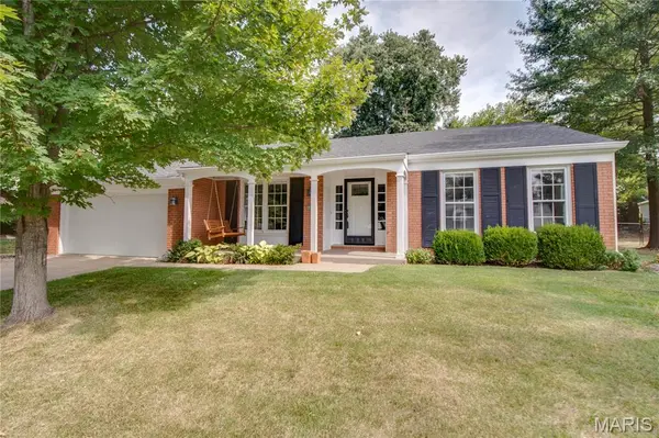 4815 Blu Fountain DR, Godfrey, IL 62035