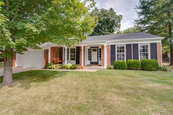 4815 Blu Fountain DR, Godfrey, IL 62035
