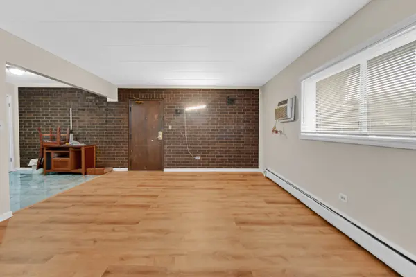 228 E Bailey RD #A, Naperville, IL 60565