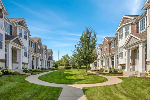 2937 Madison DR, Naperville, IL 60564