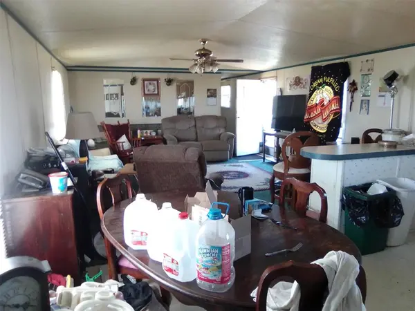 410 N N AVE, Newkirk, OK 74647